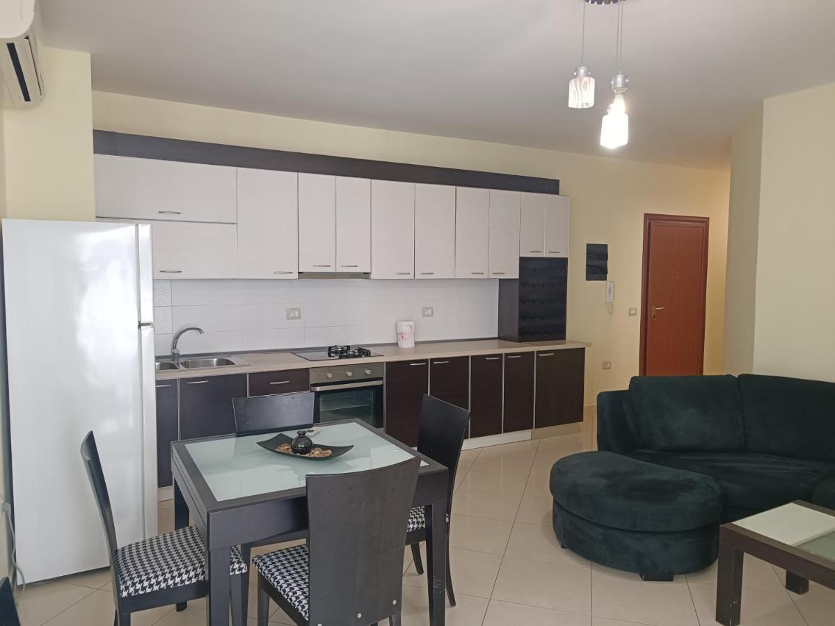 Kevin'S Apartment Vlore Ngoại thất bức ảnh